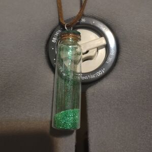 💸 Fairy Dust Green Glitter Vial Necklace